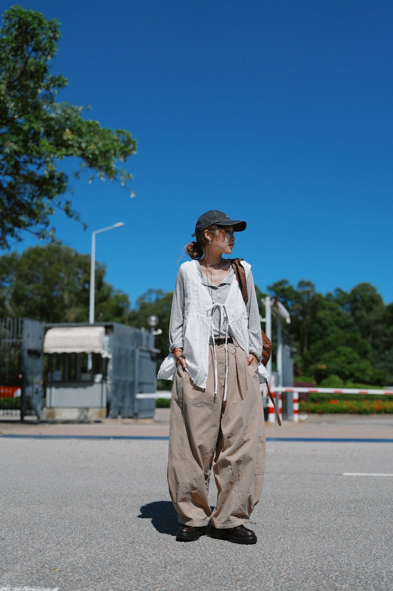CA914 3D STITCHED CARGO PANTS
