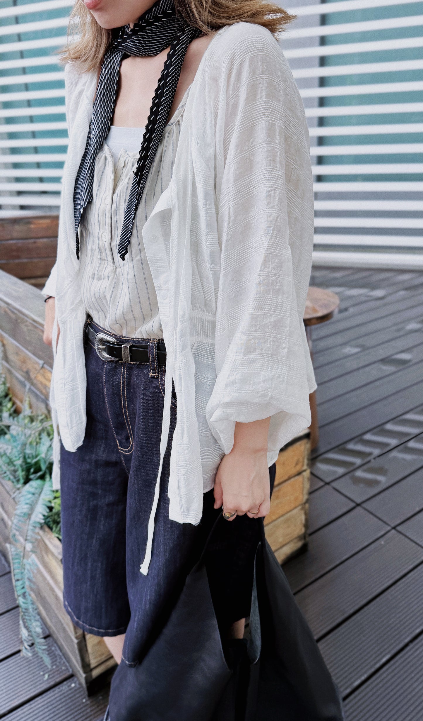 MZ843 DOBBY RIBBON BLOUSE
