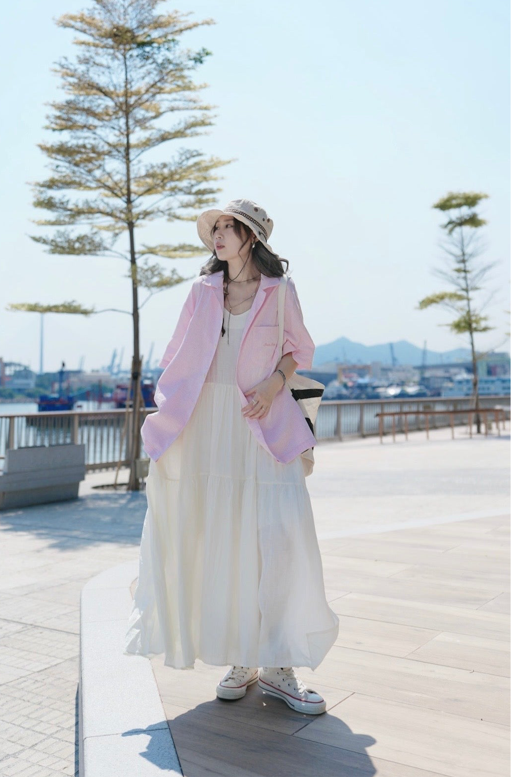 MZ812 V-NECK SILKY DRESS
