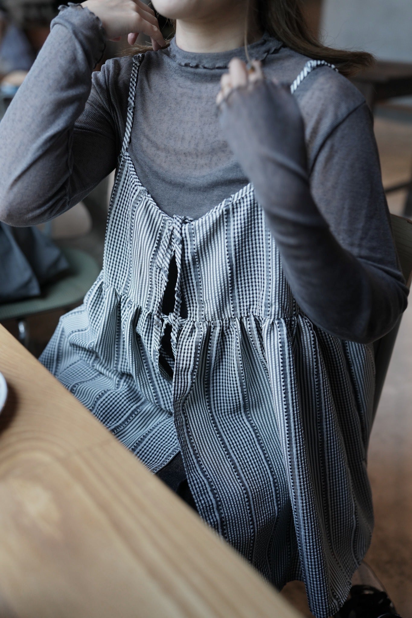 CA918 SHEER RUFFLE TOP【 買 2 件 減 $20 】