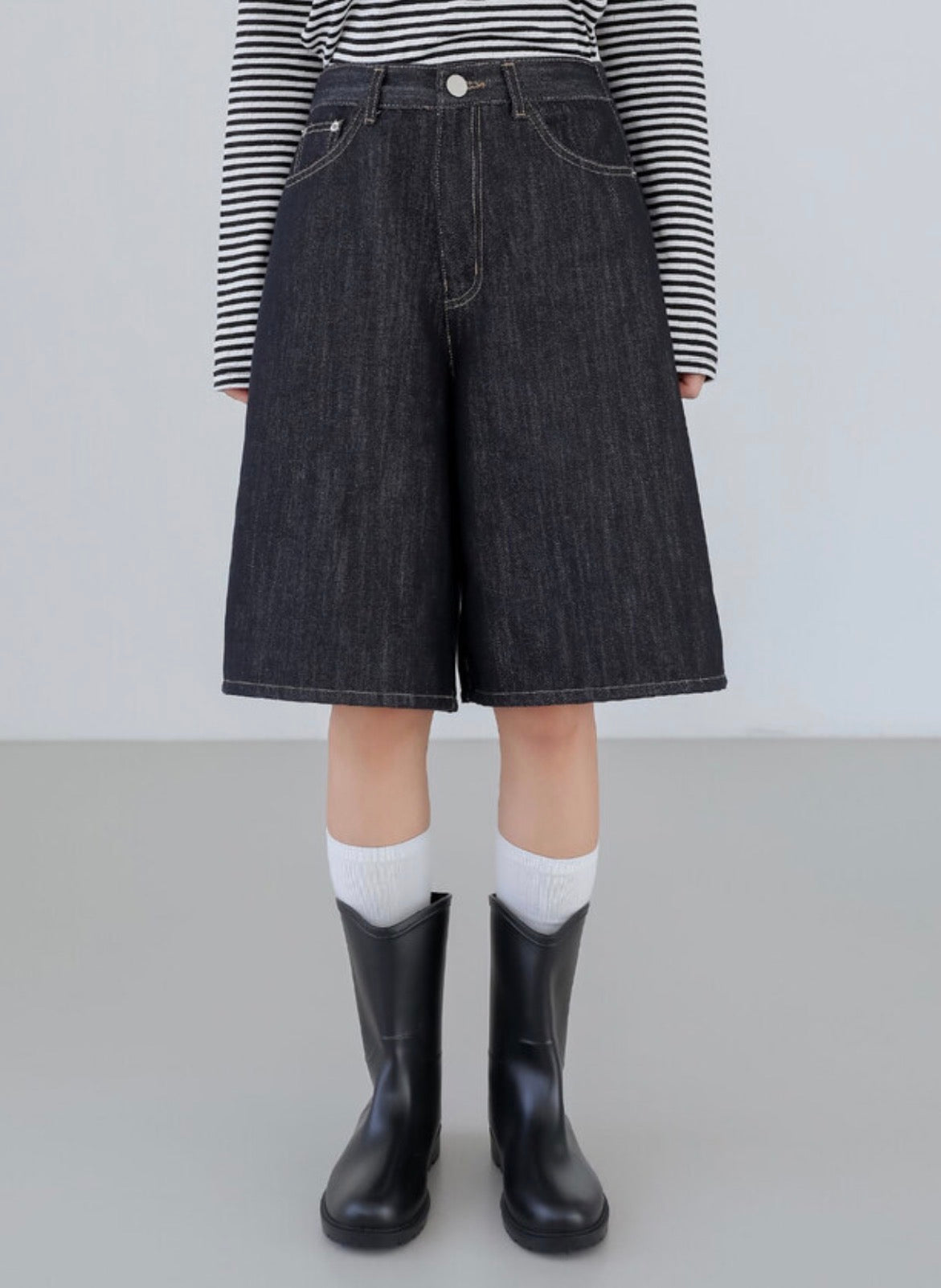 MZ844 / NON FADE BERMUDA DENIM SHORTS