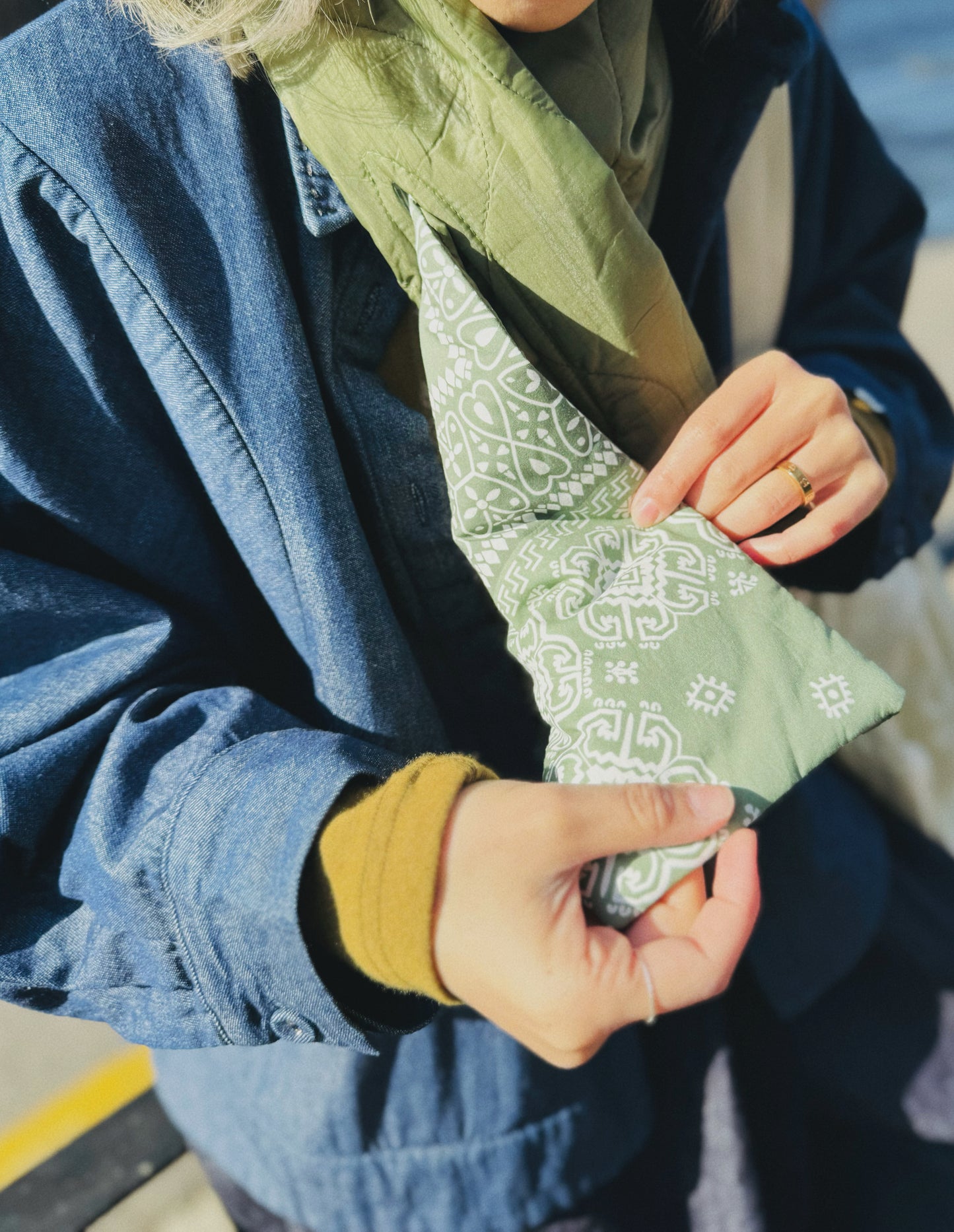 MZ-225 Reversible Bandana Quilting Scarf