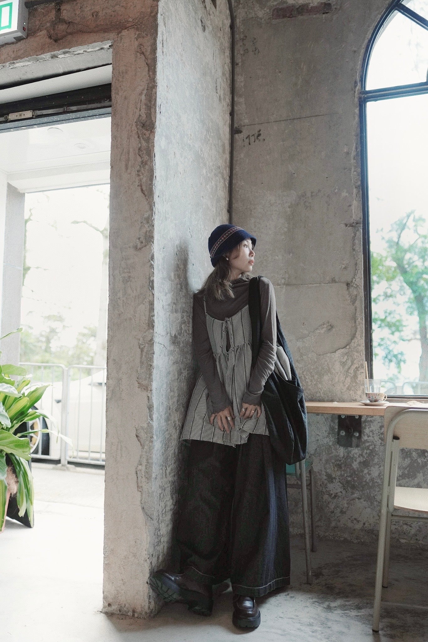 CA918 SHEER RUFFLE TOP【 買 2 件 減 $20 】