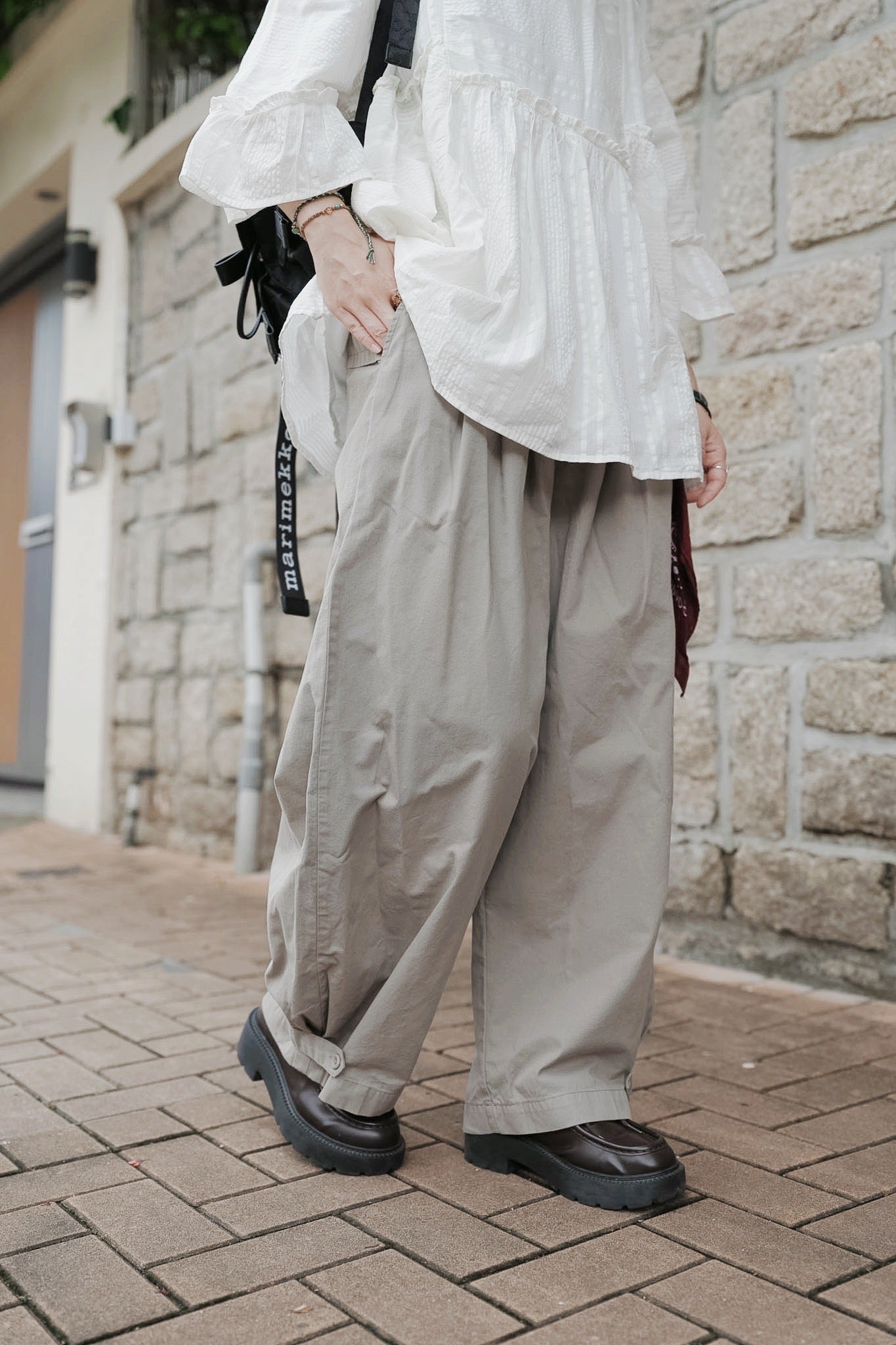 CB115 BUTTON-TABS VOLUME PANTS