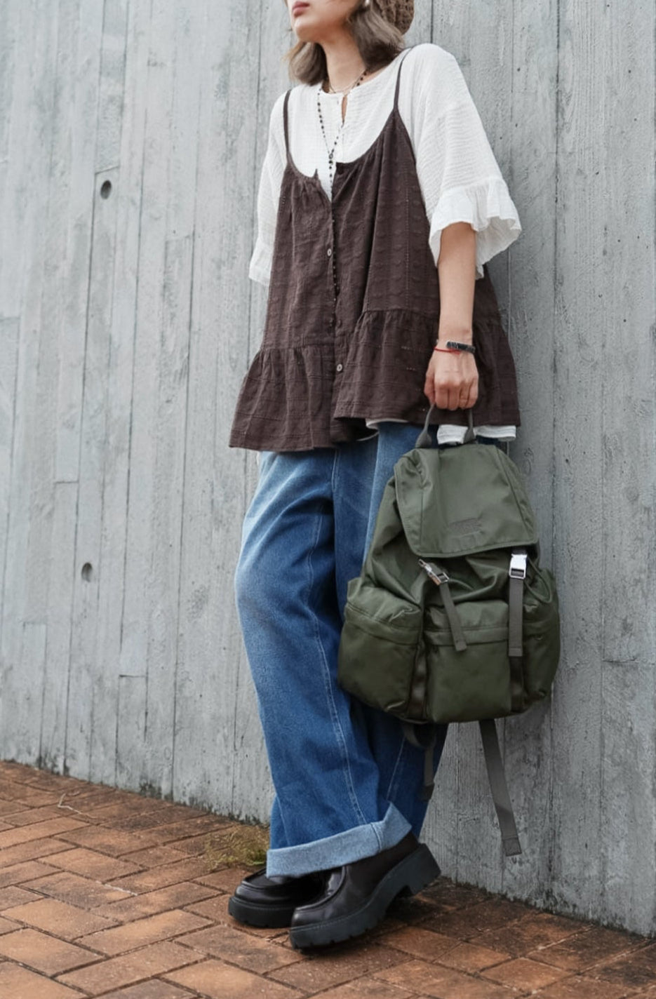 CB141 LOOSE-FIT WASHED DENIM JEANS