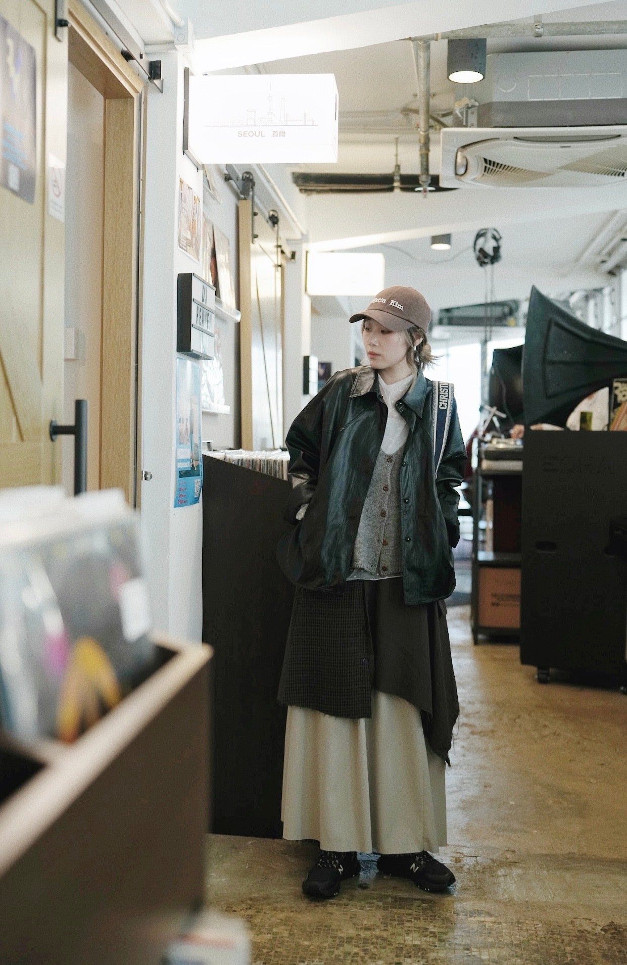 MZ945 FAUX LEATHER TRENCH JACKET