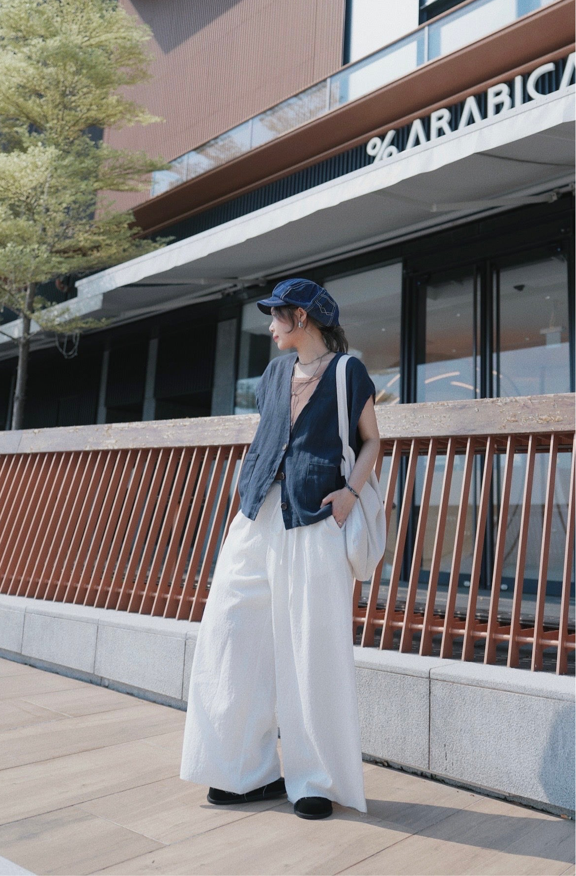 MZ811 V- NECK LINEN VEST