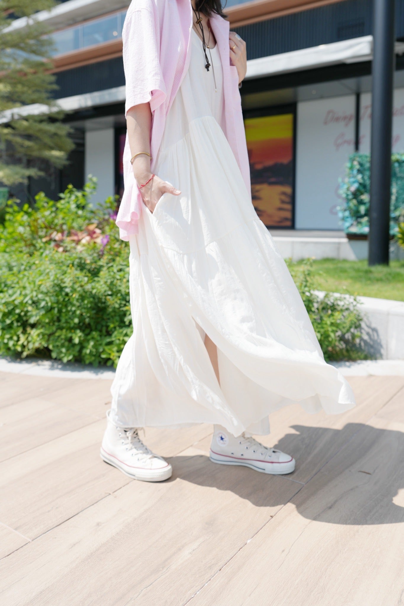 MZ812 V-NECK SILKY DRESS