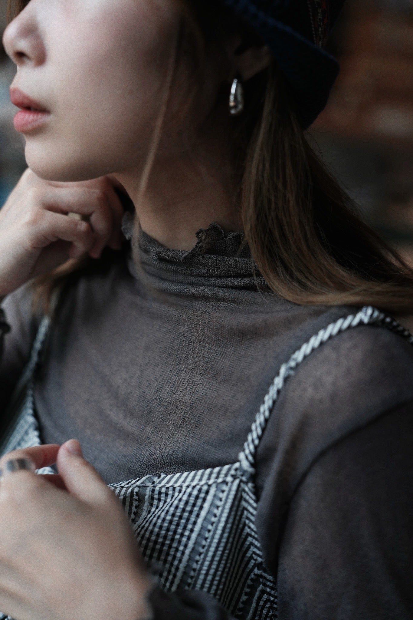 CA918 SHEER RUFFLE TOP【 買 2 件 減 $20 】