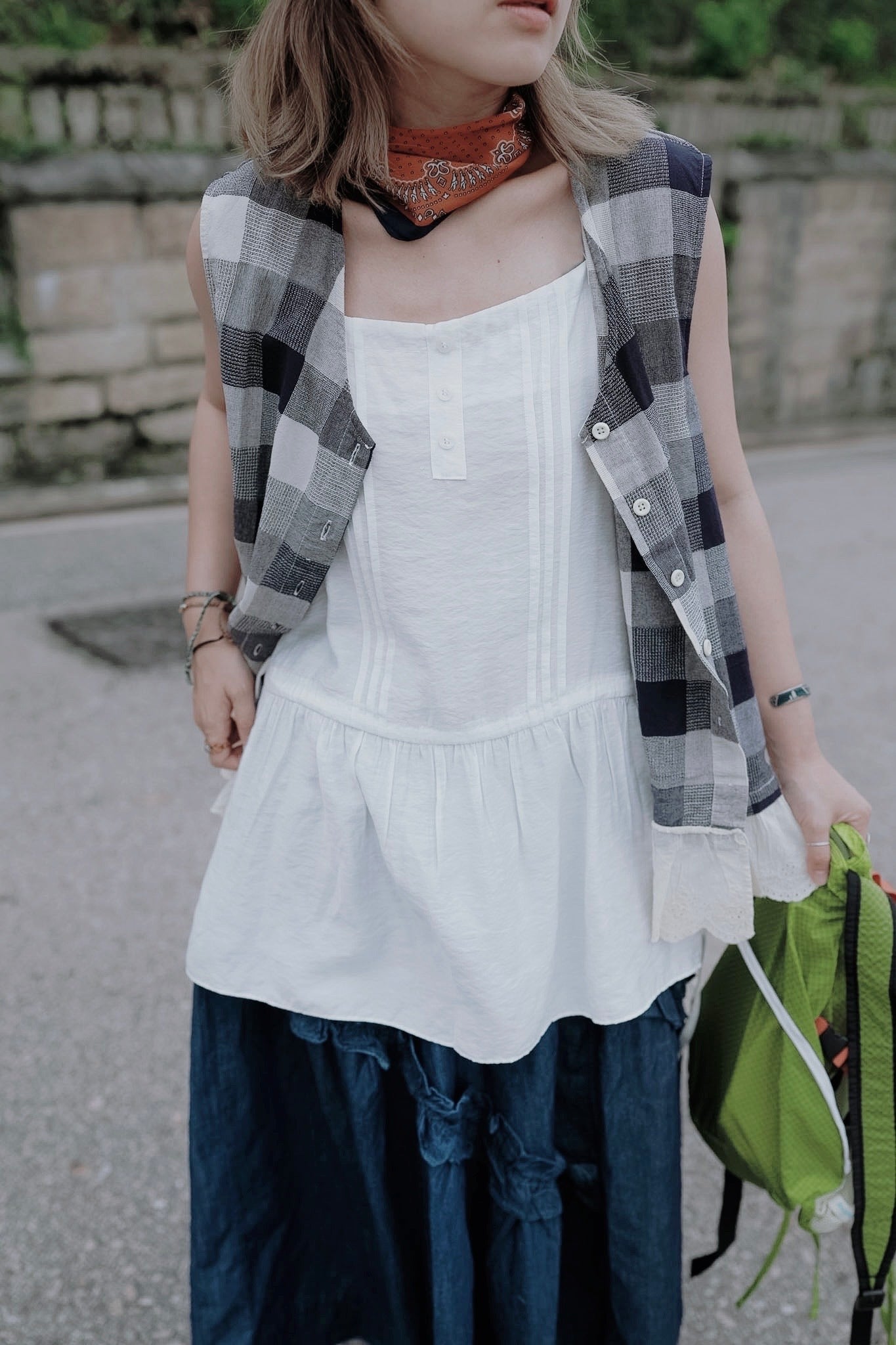 CB122 CHECK PATTERN LACE VEST TOP