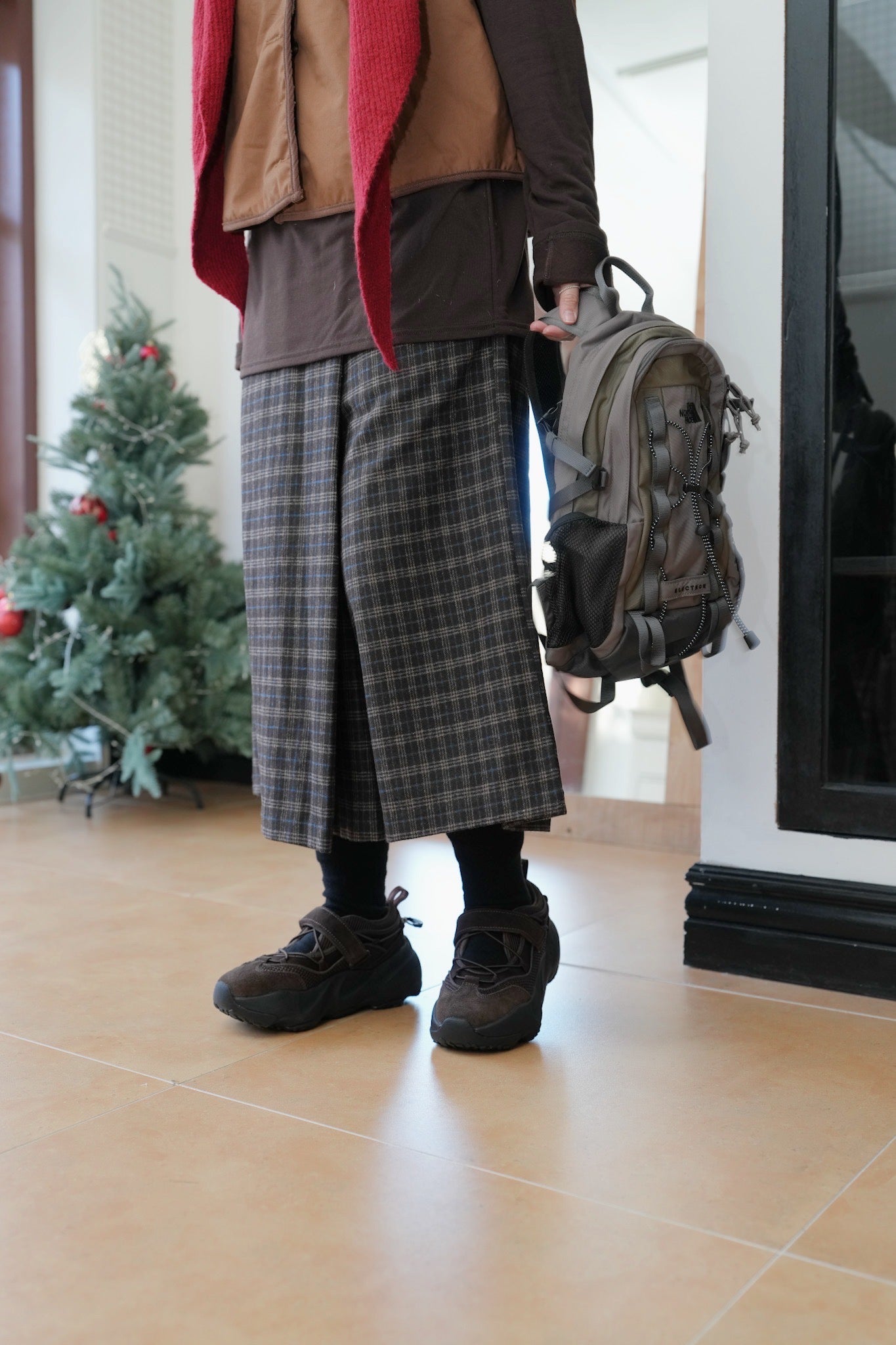 MZ937 SUEDE PLAID SKIRT PANTS