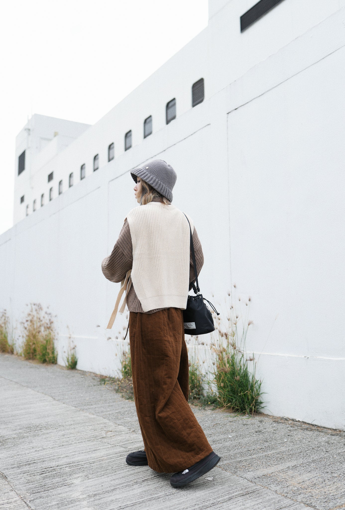 MZ593 CABLE-KNIT VEST TOP