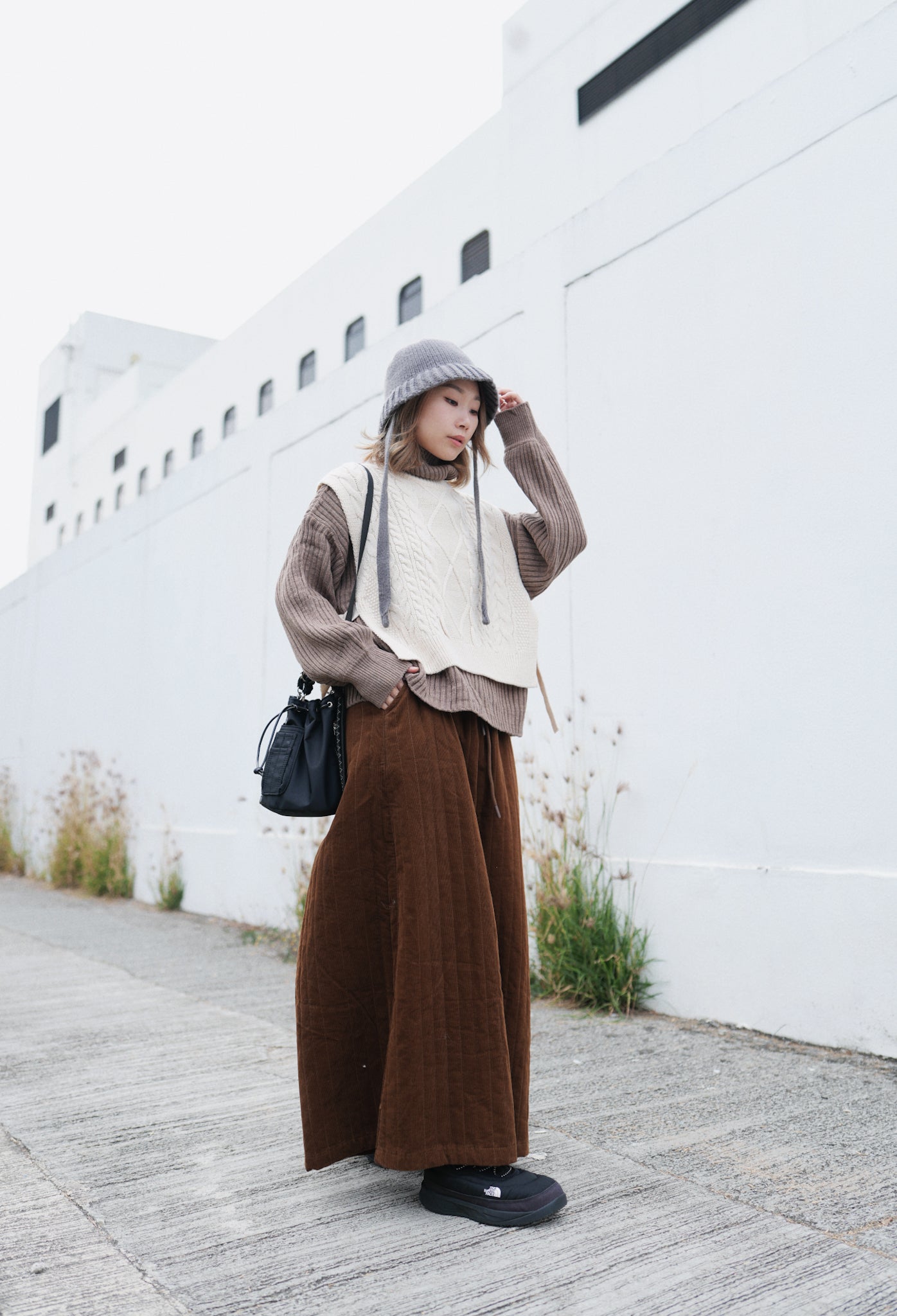 MZ593 CABLE-KNIT VEST TOP