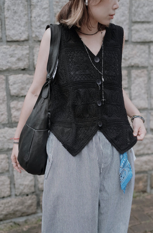 NA486 V-NECK LACE VEST