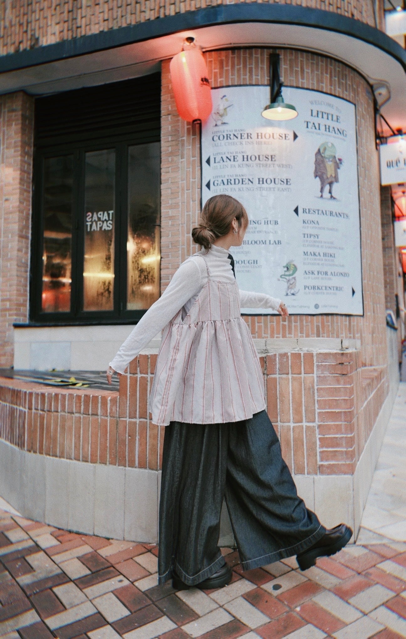 CA918 SHEER RUFFLE TOP【 買 2 件 減 $20 】