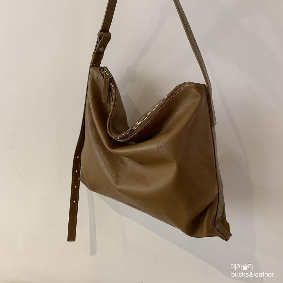 MZ764 ITALIAN LAMBSKIN HANDMADE SHOULDER BAG
