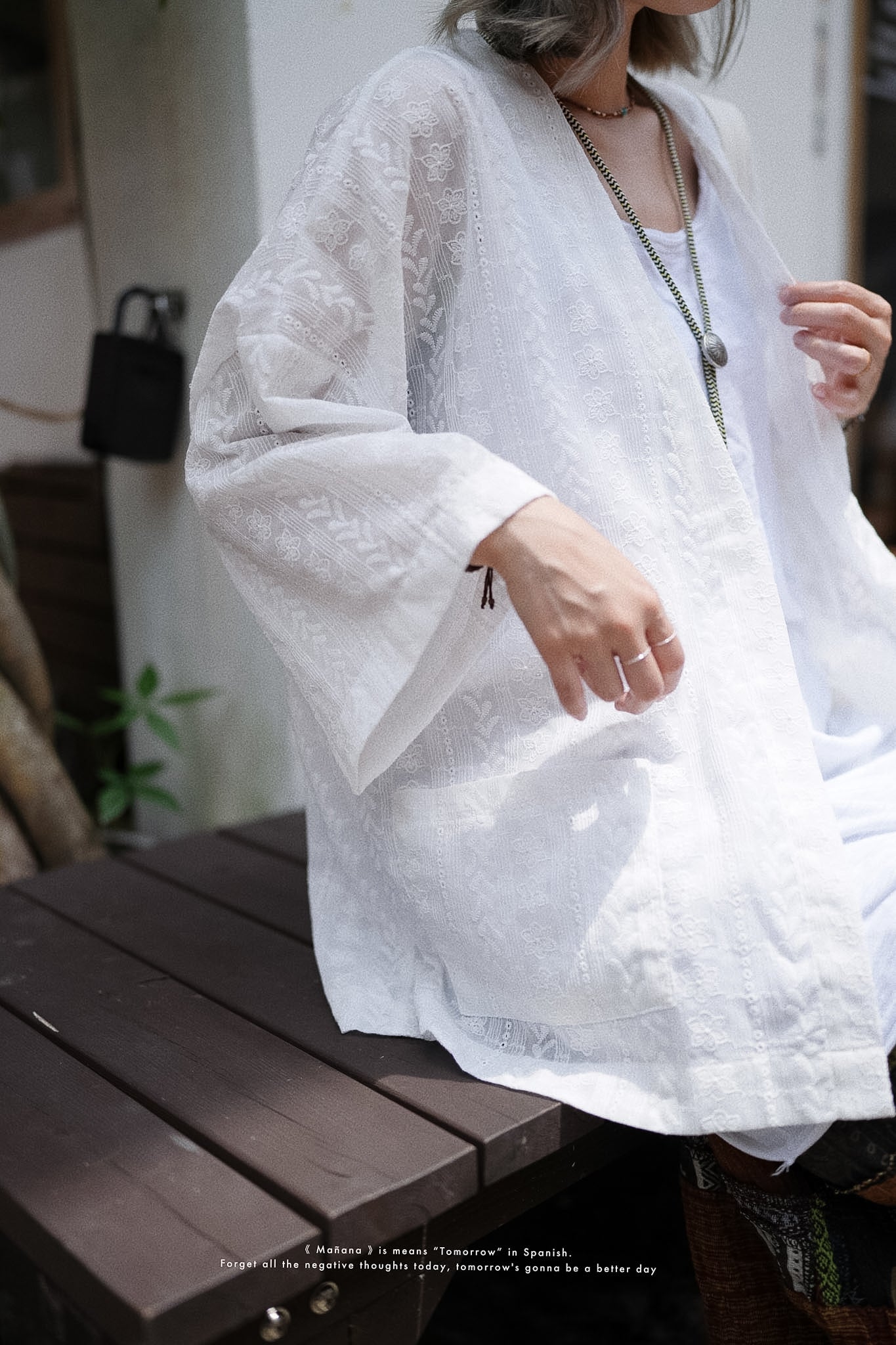 MZ505 EMBROIDERED DOBBY KIMONO