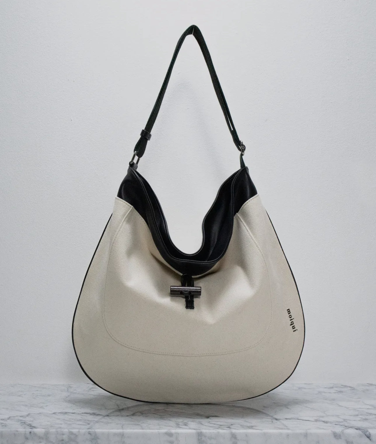 MZ636 MOIQUI LEATHER HOBO BAG