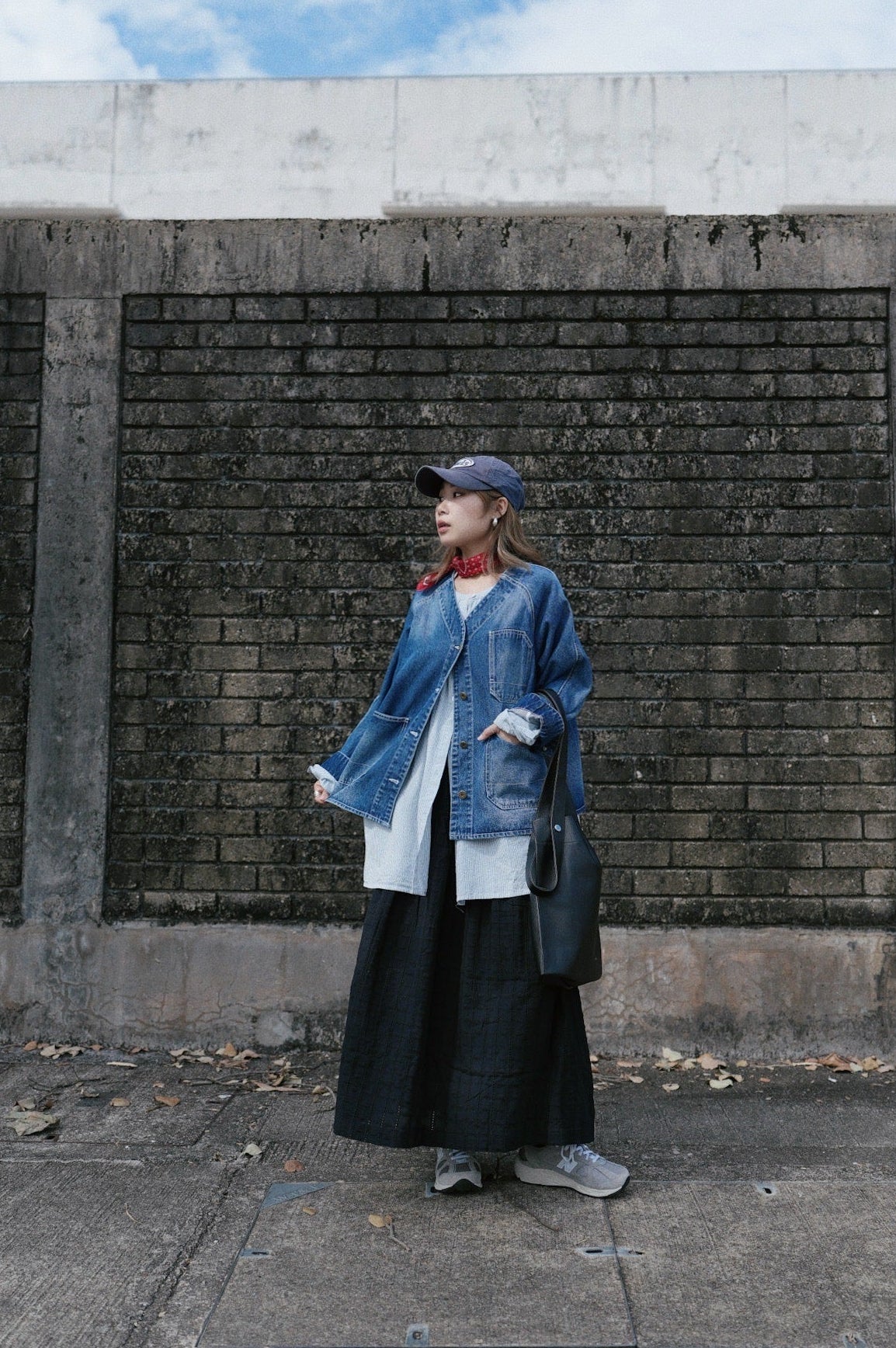 CA916 V-NECK DENIM JACKET