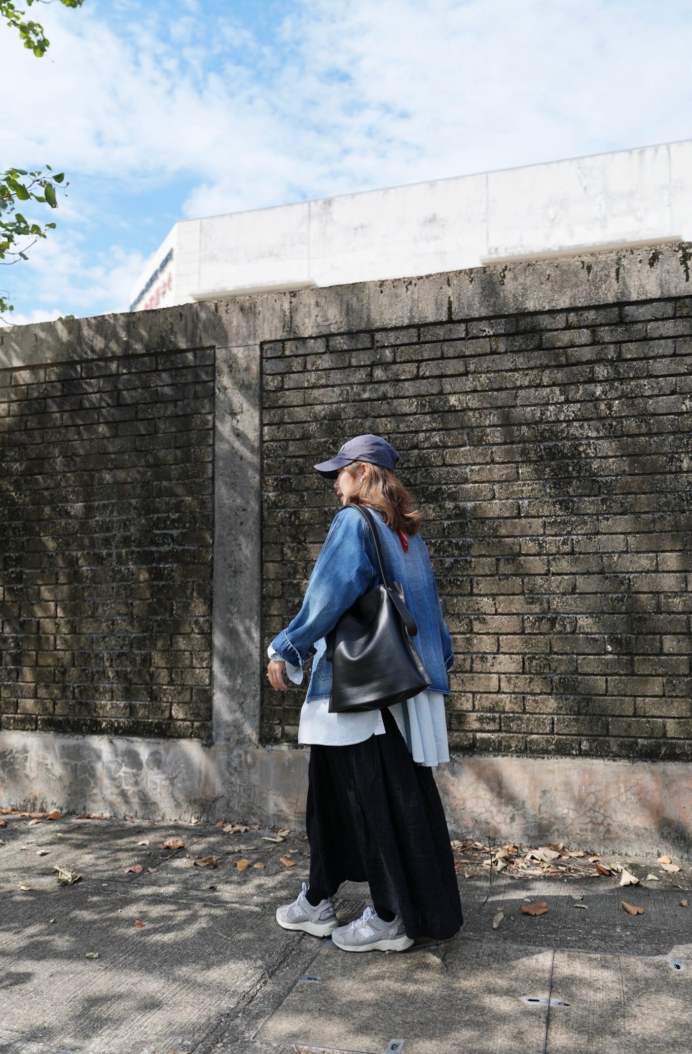 CA916 V-NECK DENIM JACKET