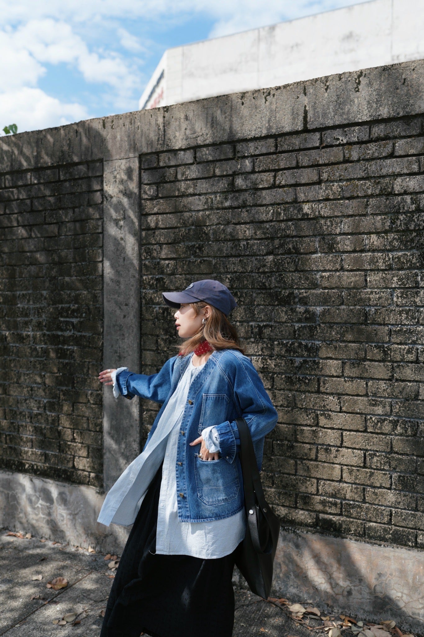 CA916 V-NECK DENIM JACKET