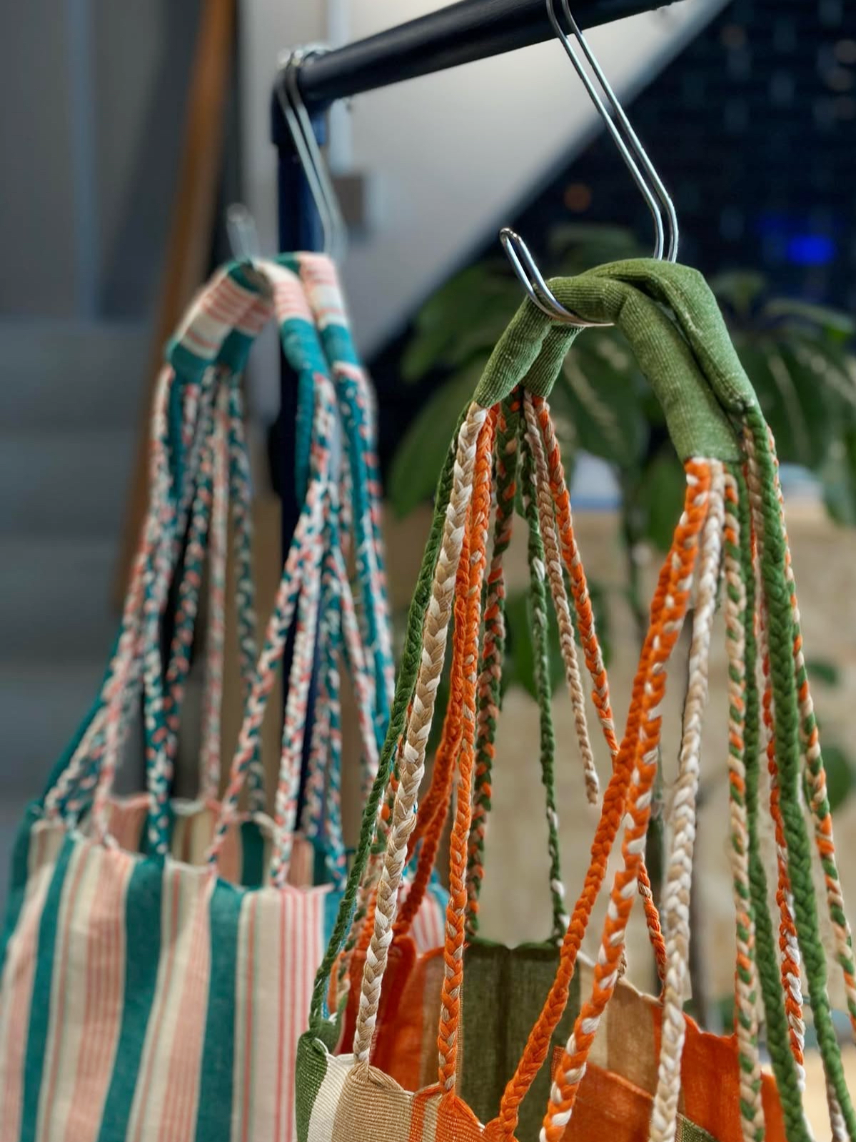 NA438 DULTON HAND-WOVEN HAMMOCK BAG