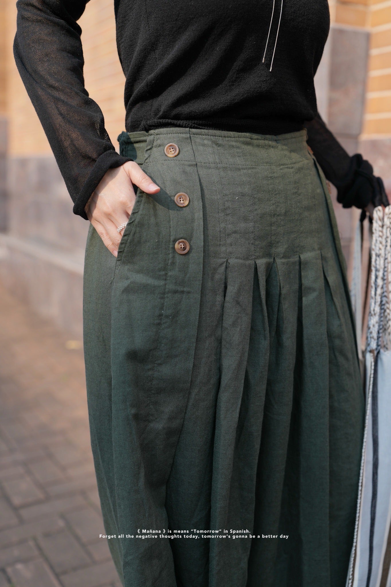 MZ641 LINEN PLEATED A-LINE SKIRT