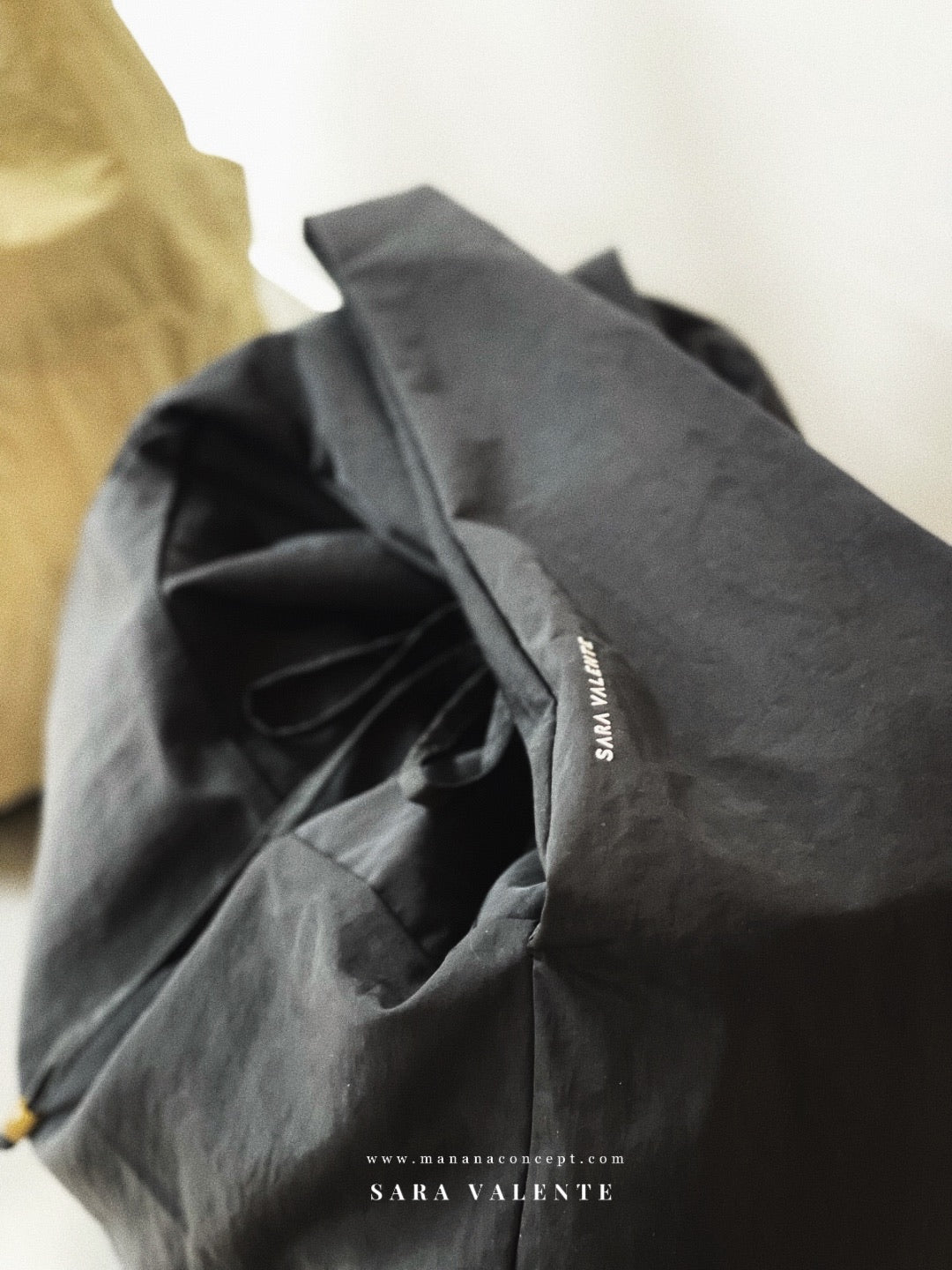 🇮🇹SARA VALENTE Hobo Bag