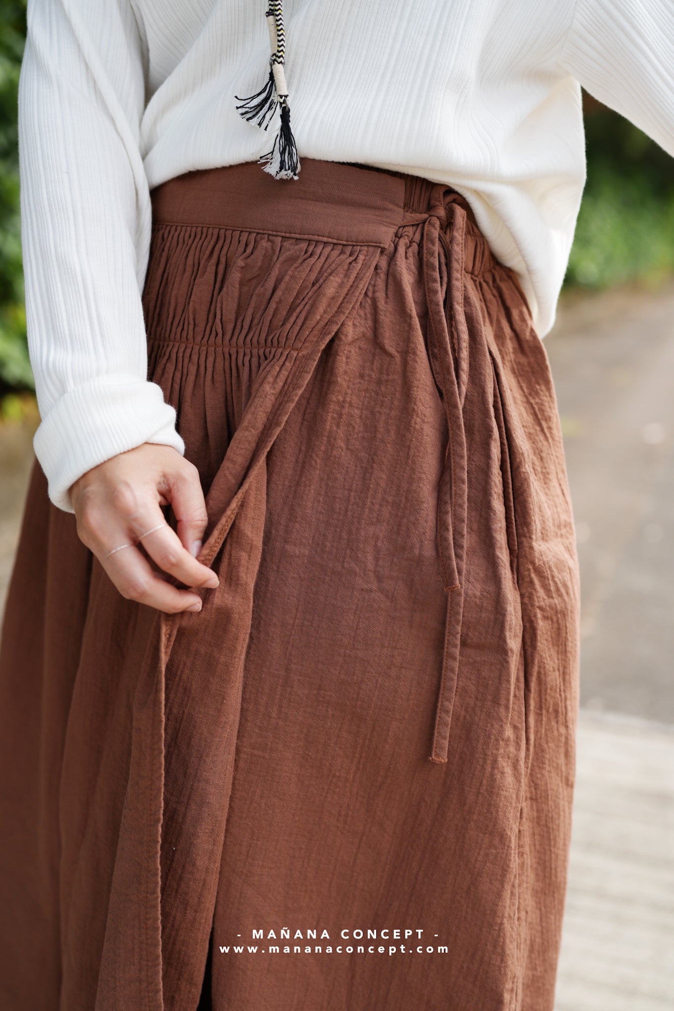 MZ551 PLEATED WRAP SKIRT