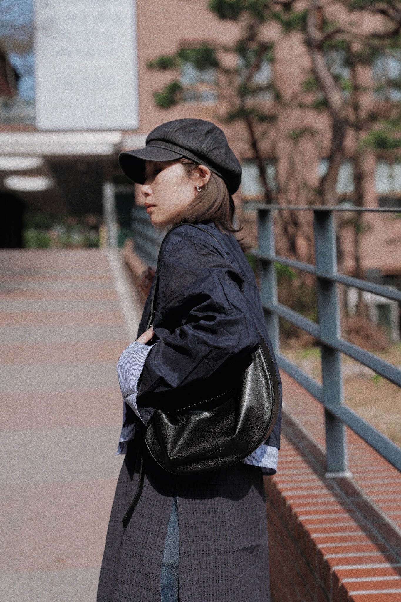 MZ711 BUCKS & LEATHER 半月袋