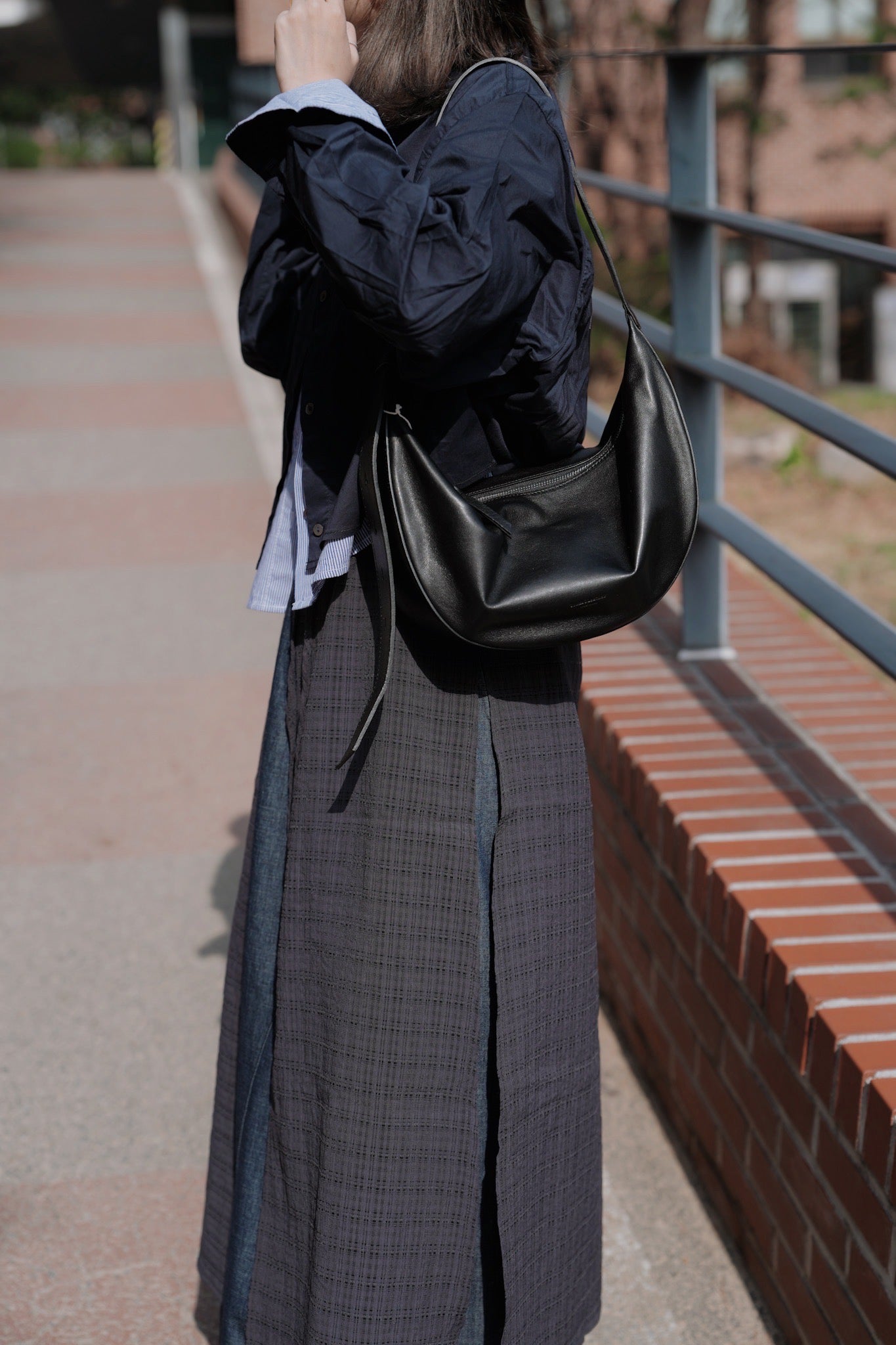 MZ711 BUCKS & LEATHER 半月袋