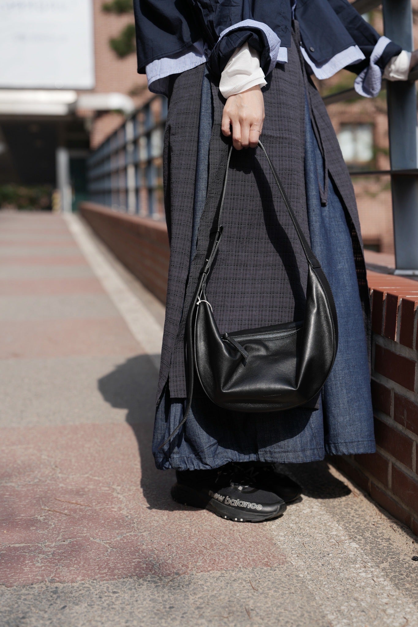 MZ711 BUCKS & LEATHER 半月袋