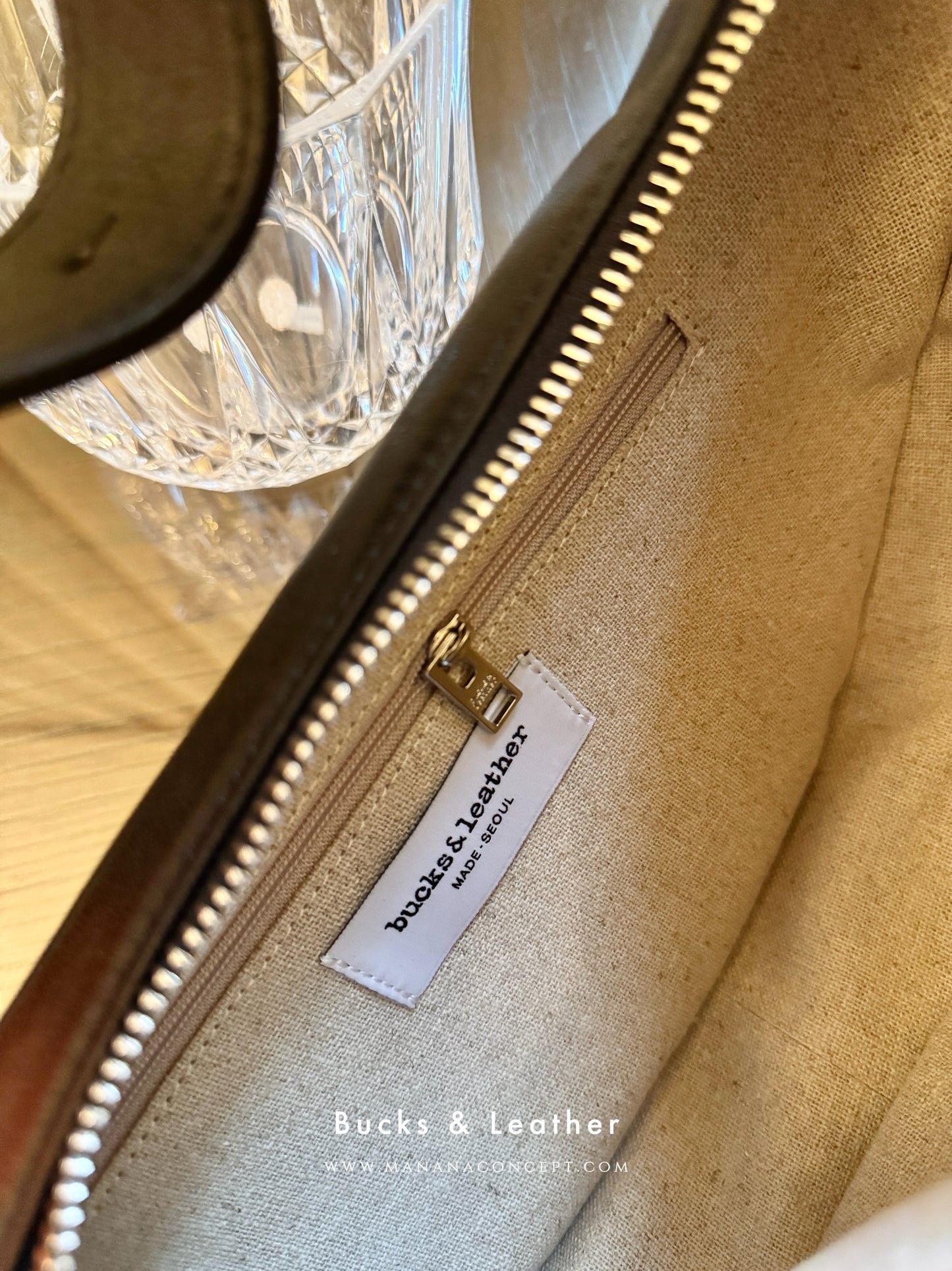 MZ711 BUCKS & LEATHER 半月袋