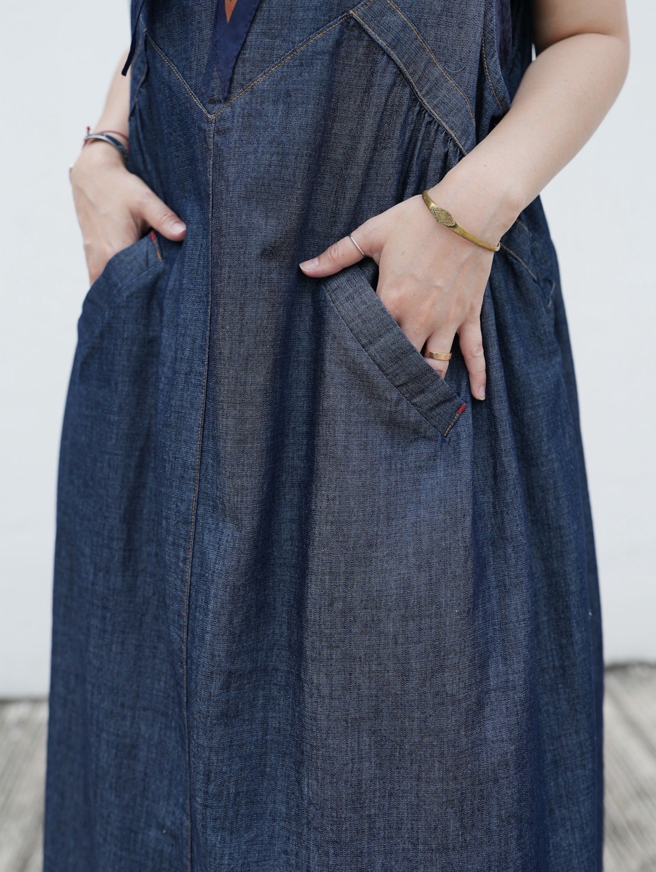 MZ797 V-NECK LOOSE DENIM DRESS