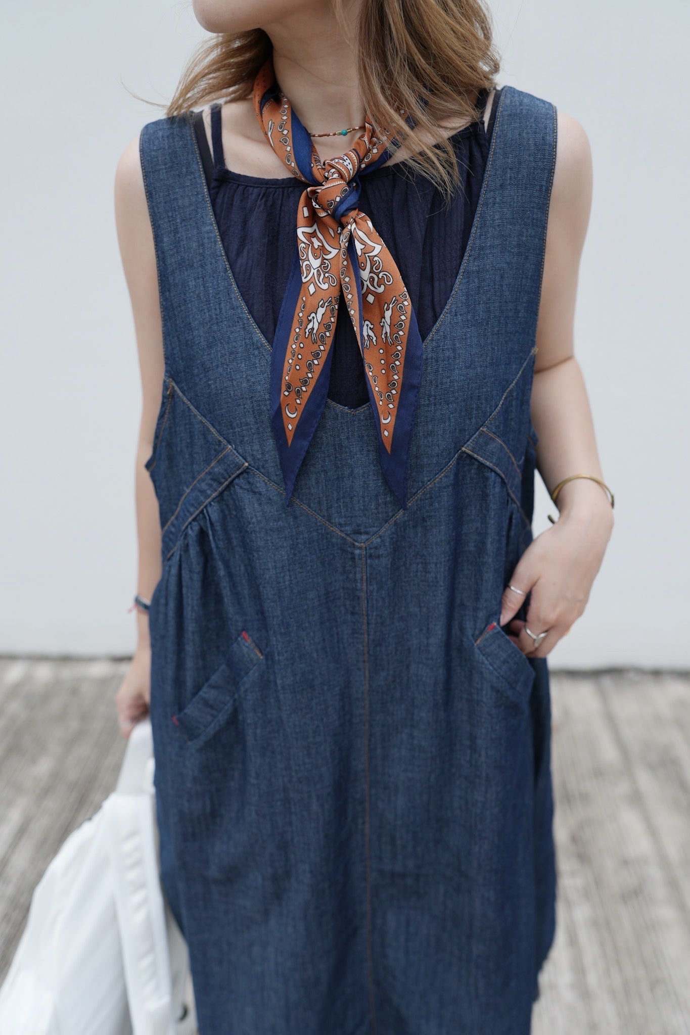 MZ797 V-NECK LOOSE DENIM DRESS
