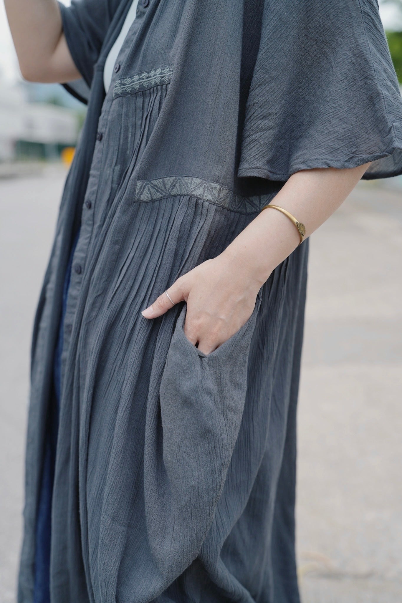 NA447 EMBROIDERED CRINKLE SHIRT DRESS