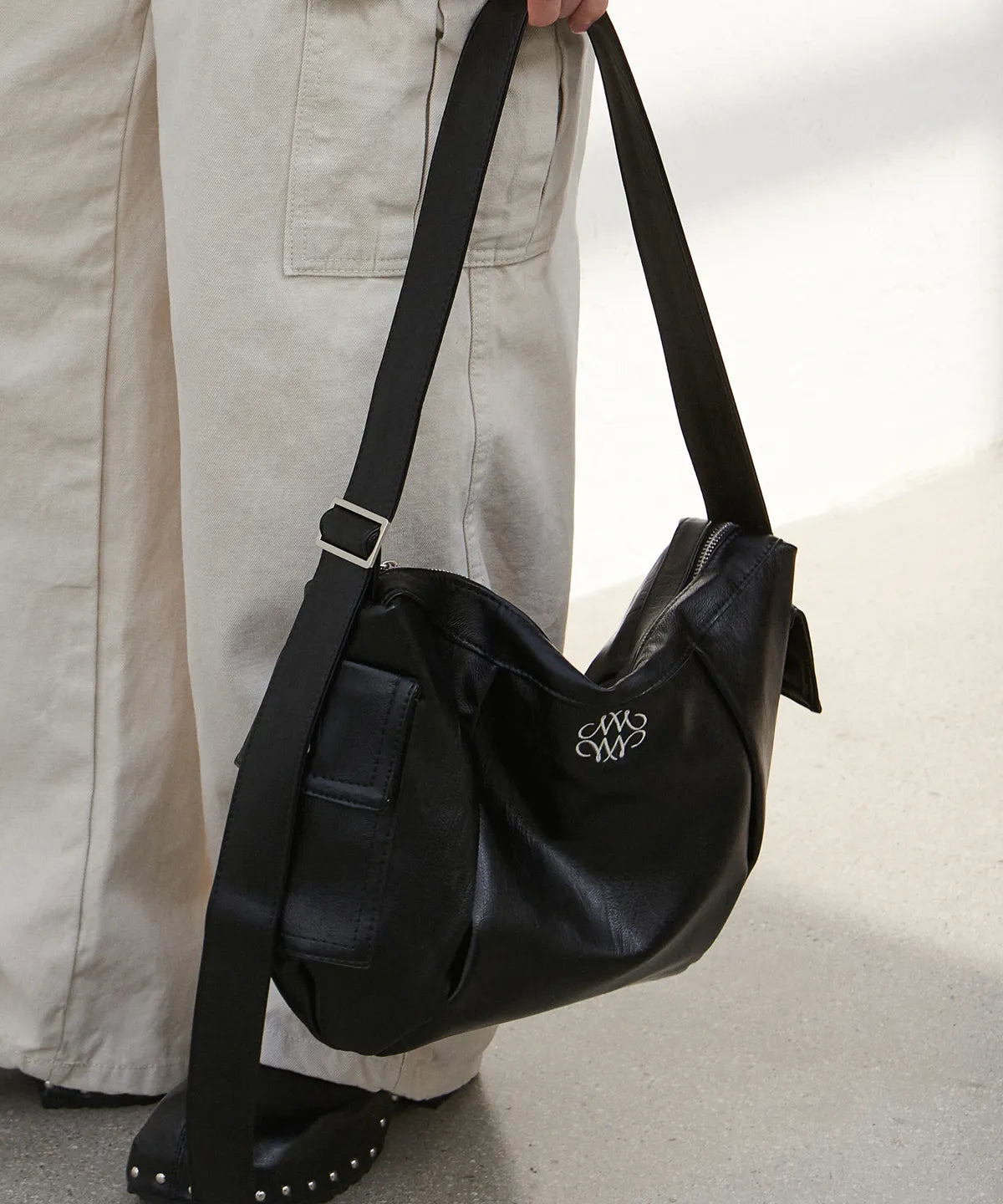 NICK&NICOLE SQUARE SHOULDER BAG