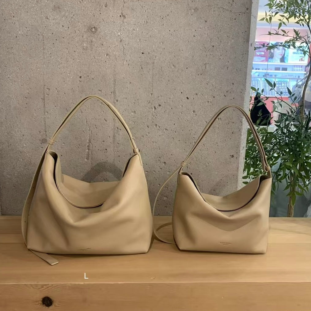 MZ712 BUCKS & LEATHER HOBO BAG