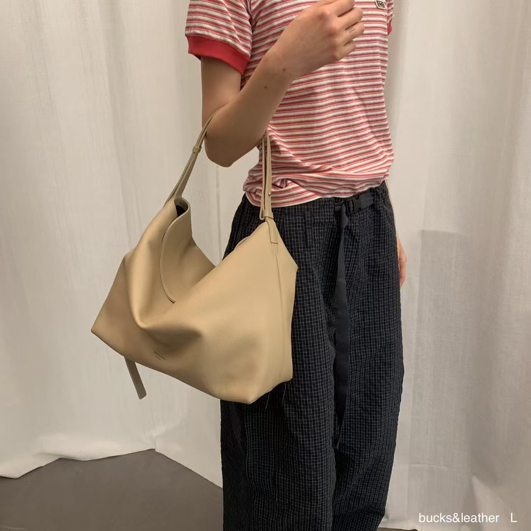 MZ712 BUCKS & LEATHER HOBO BAG