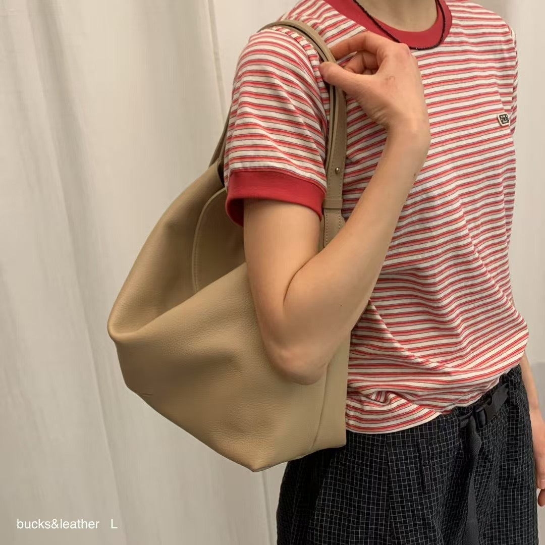MZ712 BUCKS & LEATHER HOBO BAG