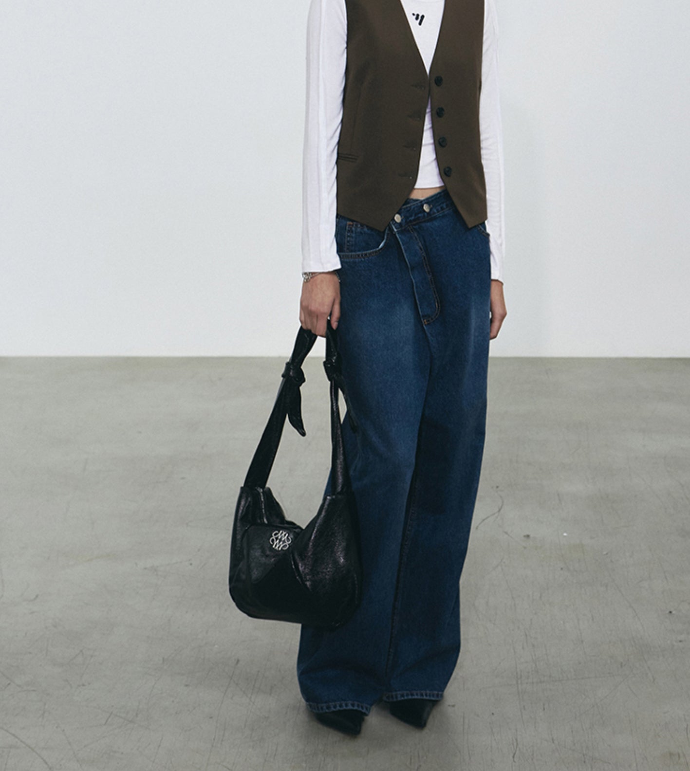 NICK&NICOLE SQUARE SHOULDER BAG