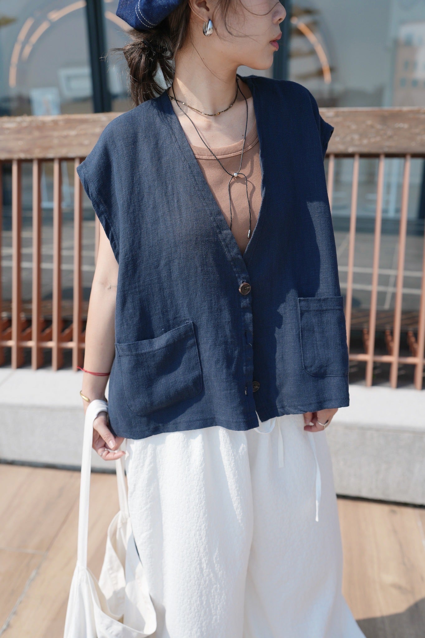 MZ811 V- NECK LINEN VEST
