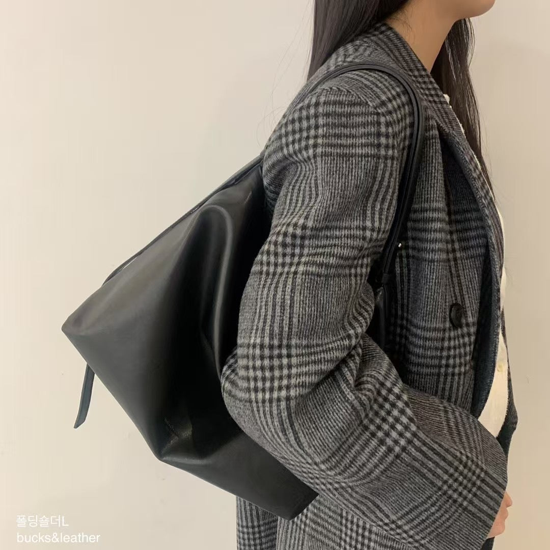 MZ712 BUCKS & LEATHER HOBO BAG