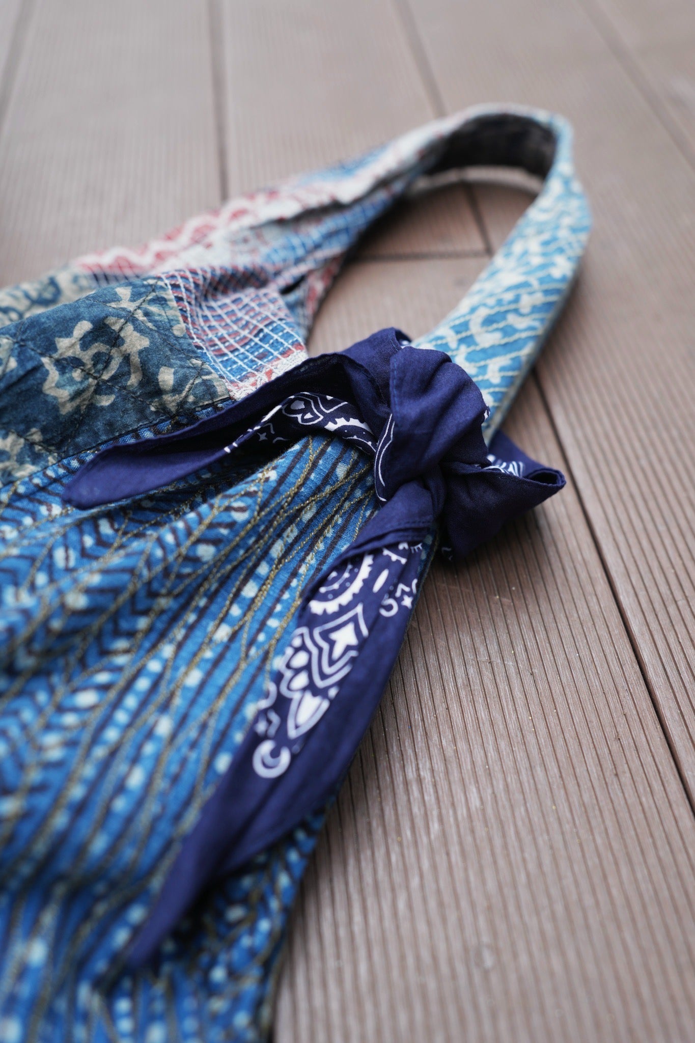 MZ733 INDIGO EMBROIDERED PATCHWORK TOTE BAG