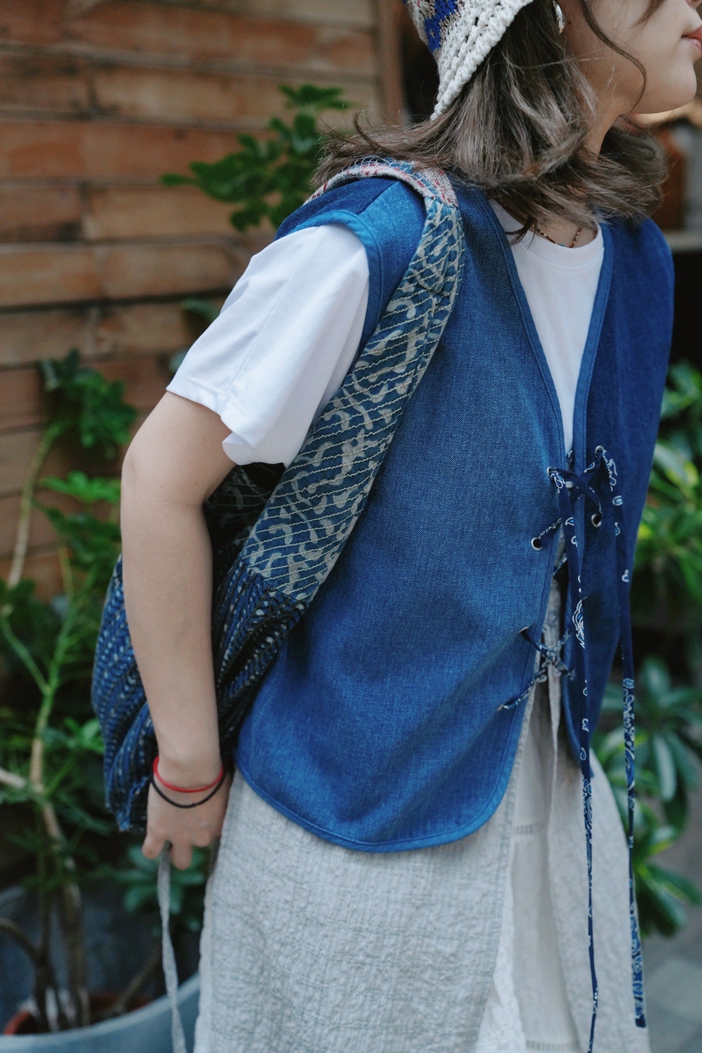 MZ734 TIED DENIM VEST WITH PAISLEY PATTERN