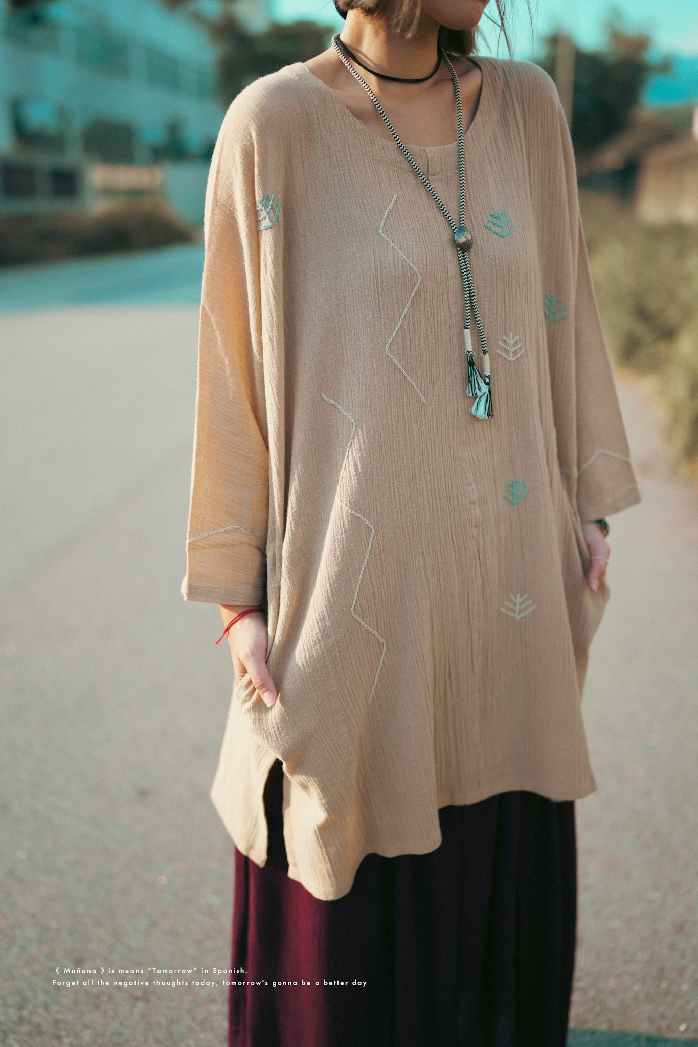 NA418 EMBROIDERED CREPE TUNIC