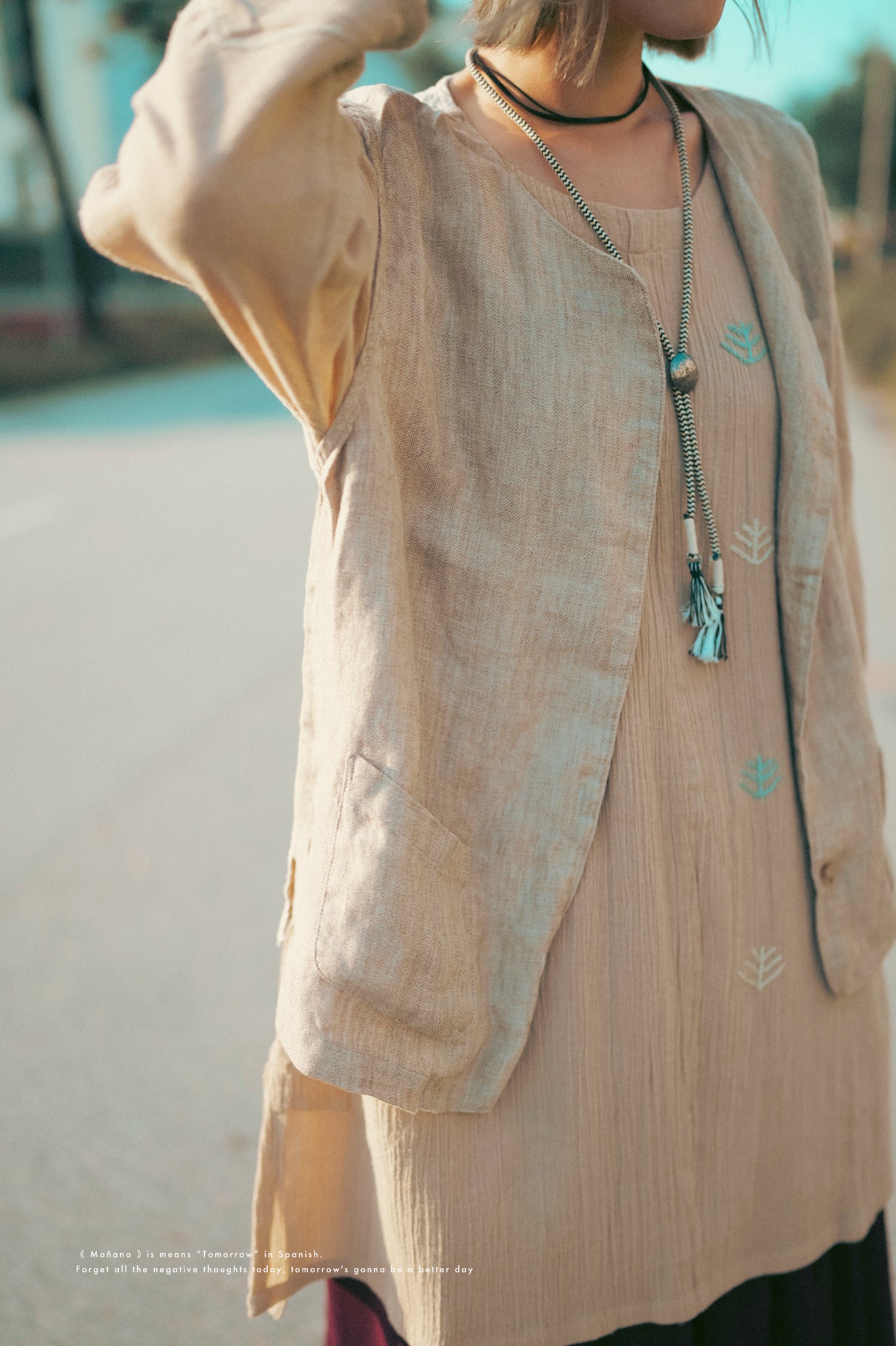 NA418 EMBROIDERED CREPE TUNIC