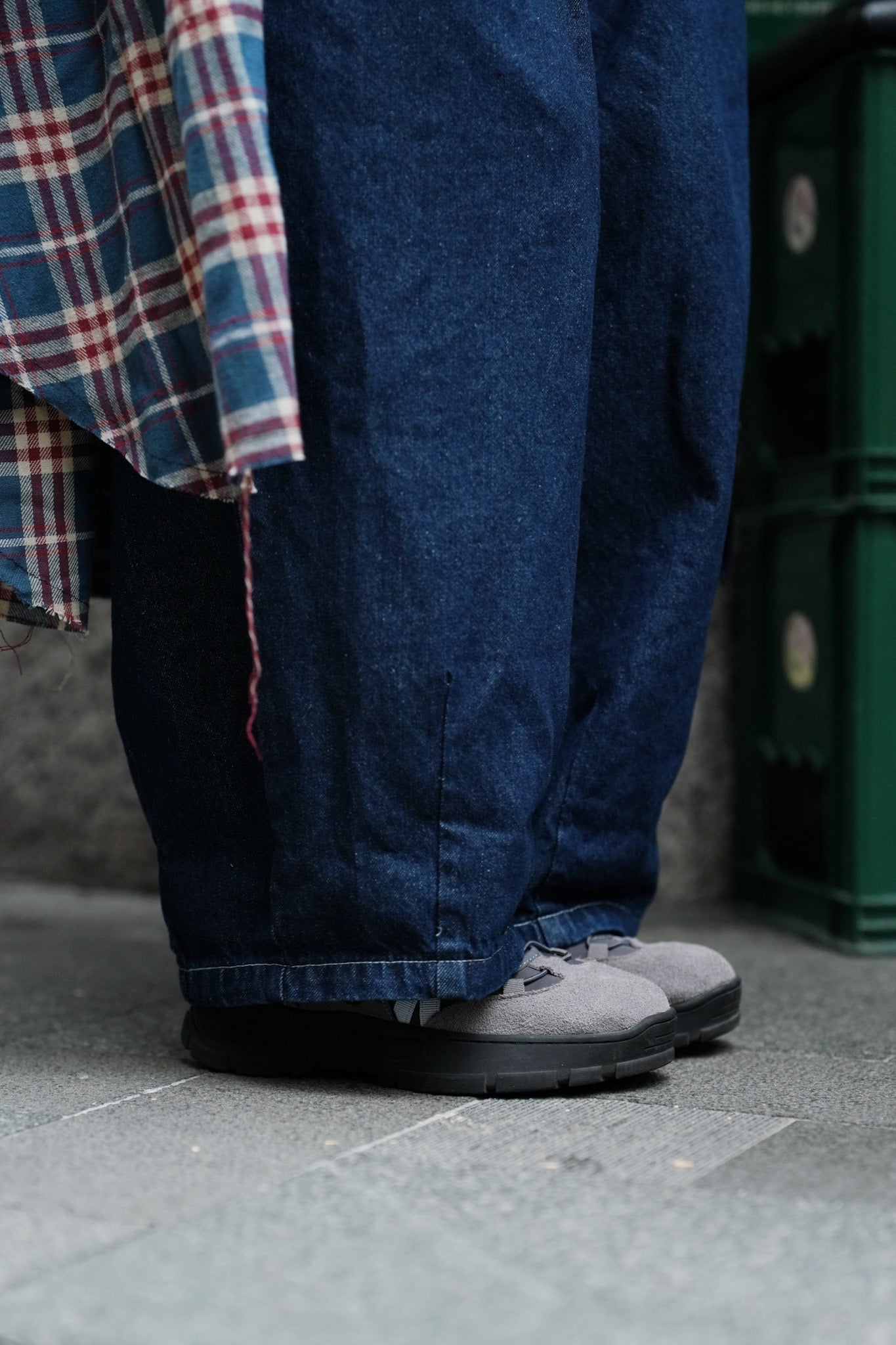 CA690 STRAIGHT DENIM JEANS