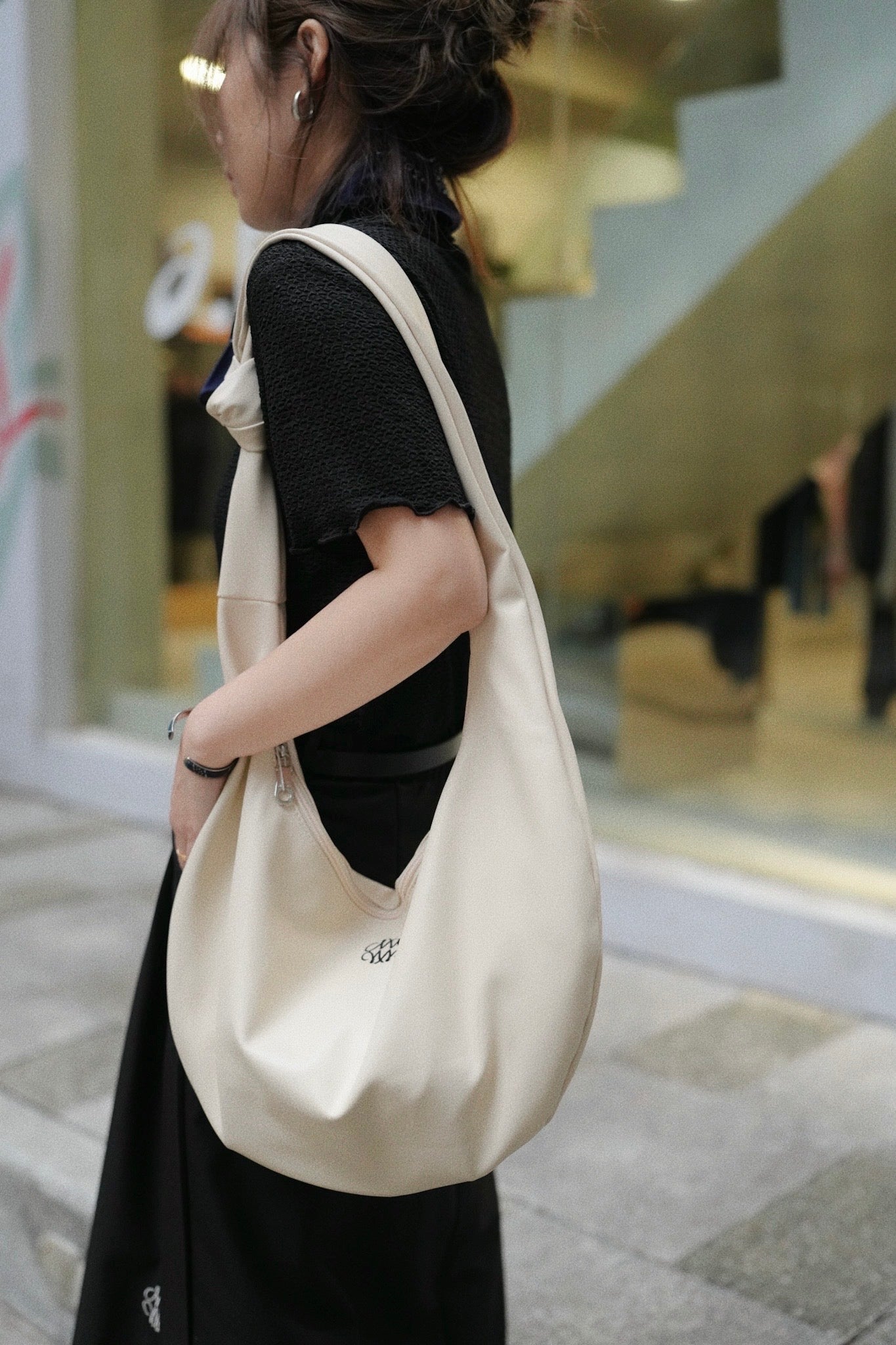 MZ725 NICK NICOLE SHOULDER KNOT BAG