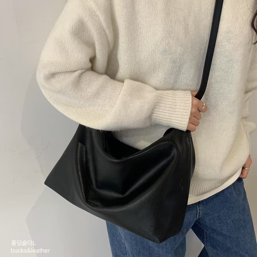 MZ712 BUCKS & LEATHER HOBO BAG